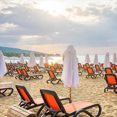 Апартамент Summer Breeze 503 Private Sunny *